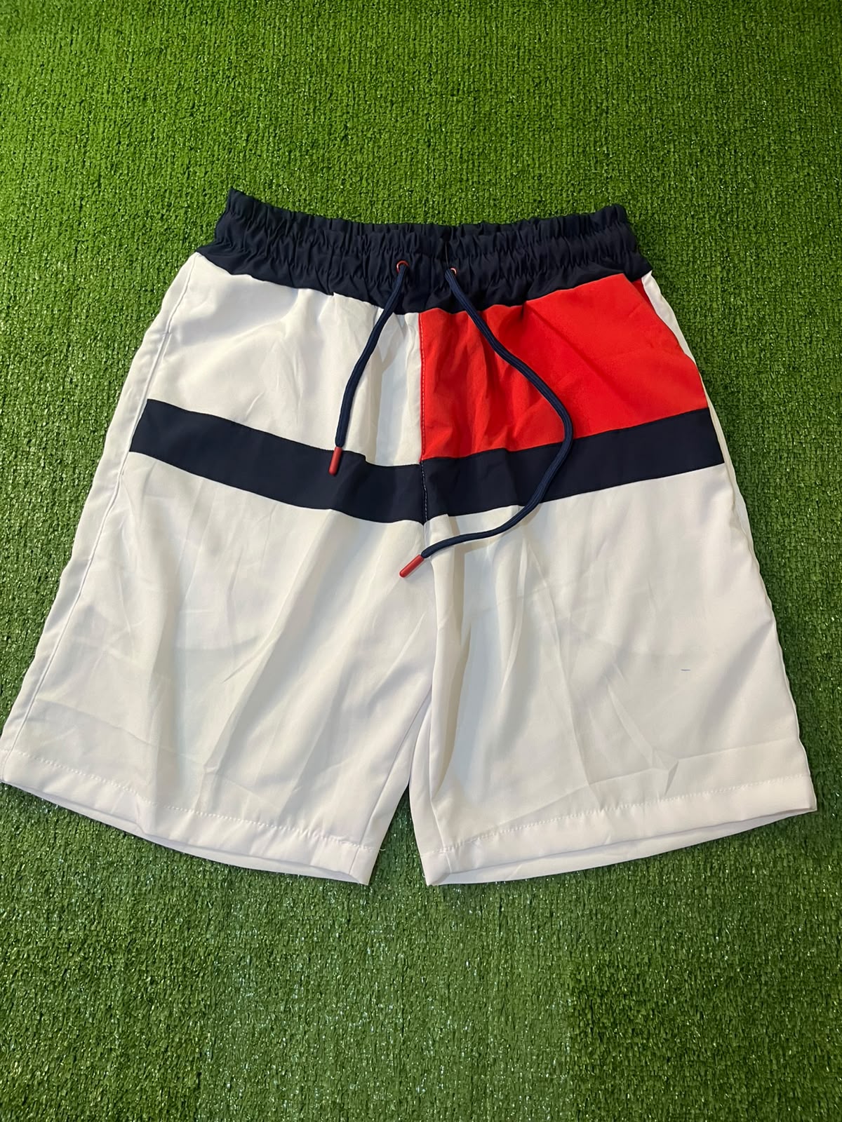 Bermuda Tactel Importada Tommy  na cor Cor única - Amaral Importz